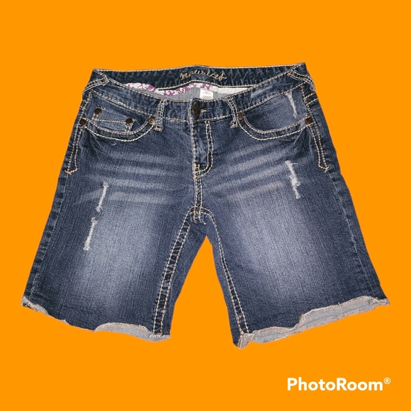 Women's Shorts - Picture 1 of 1